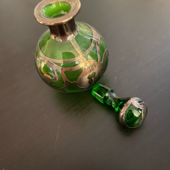 Beautiful Green Glass Perfume Bottles - Picture 6 of 7